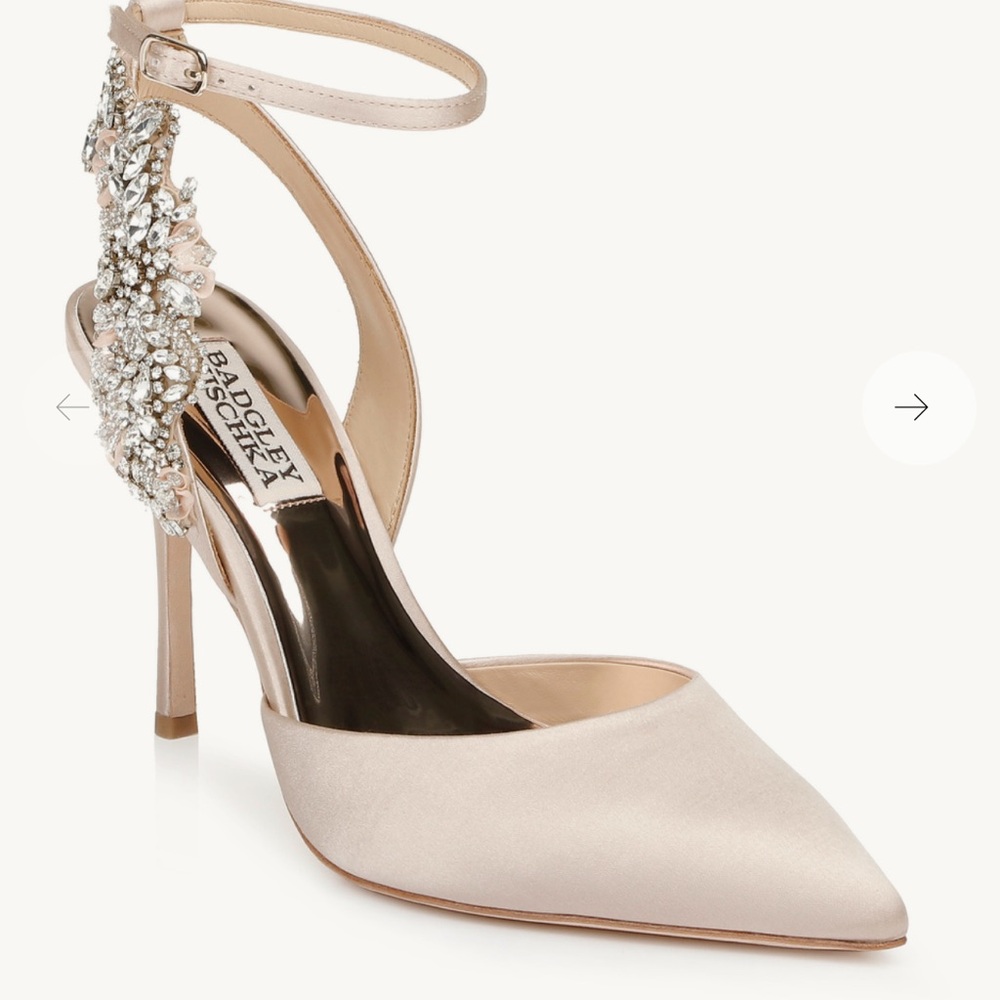 Badgley Mischka Women's Beige Embellished Heels
